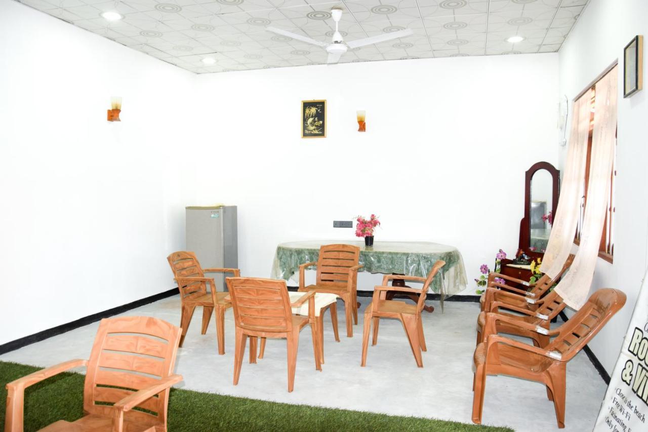 Tharaka Homestay Велигама Экстерьер фото