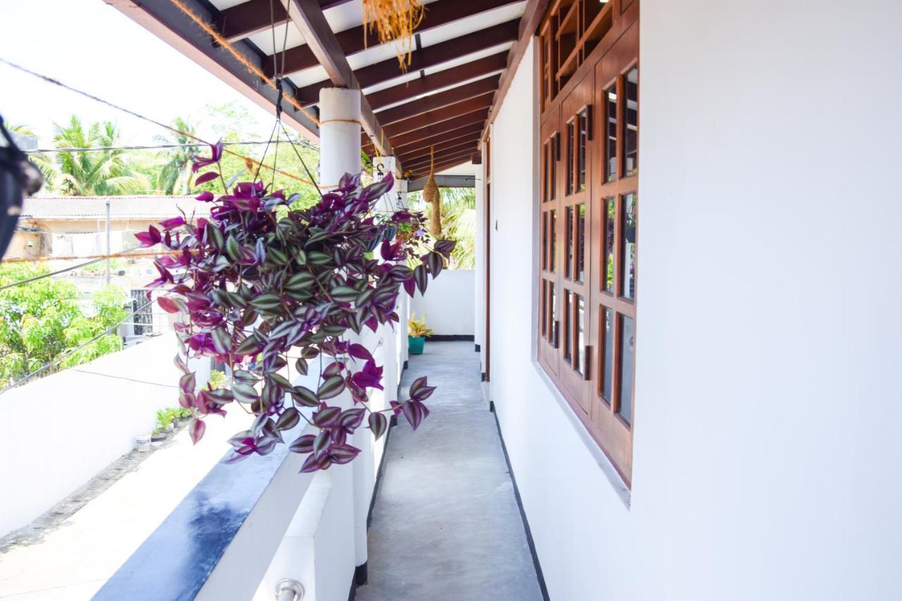 Tharaka Homestay Велигама Экстерьер фото