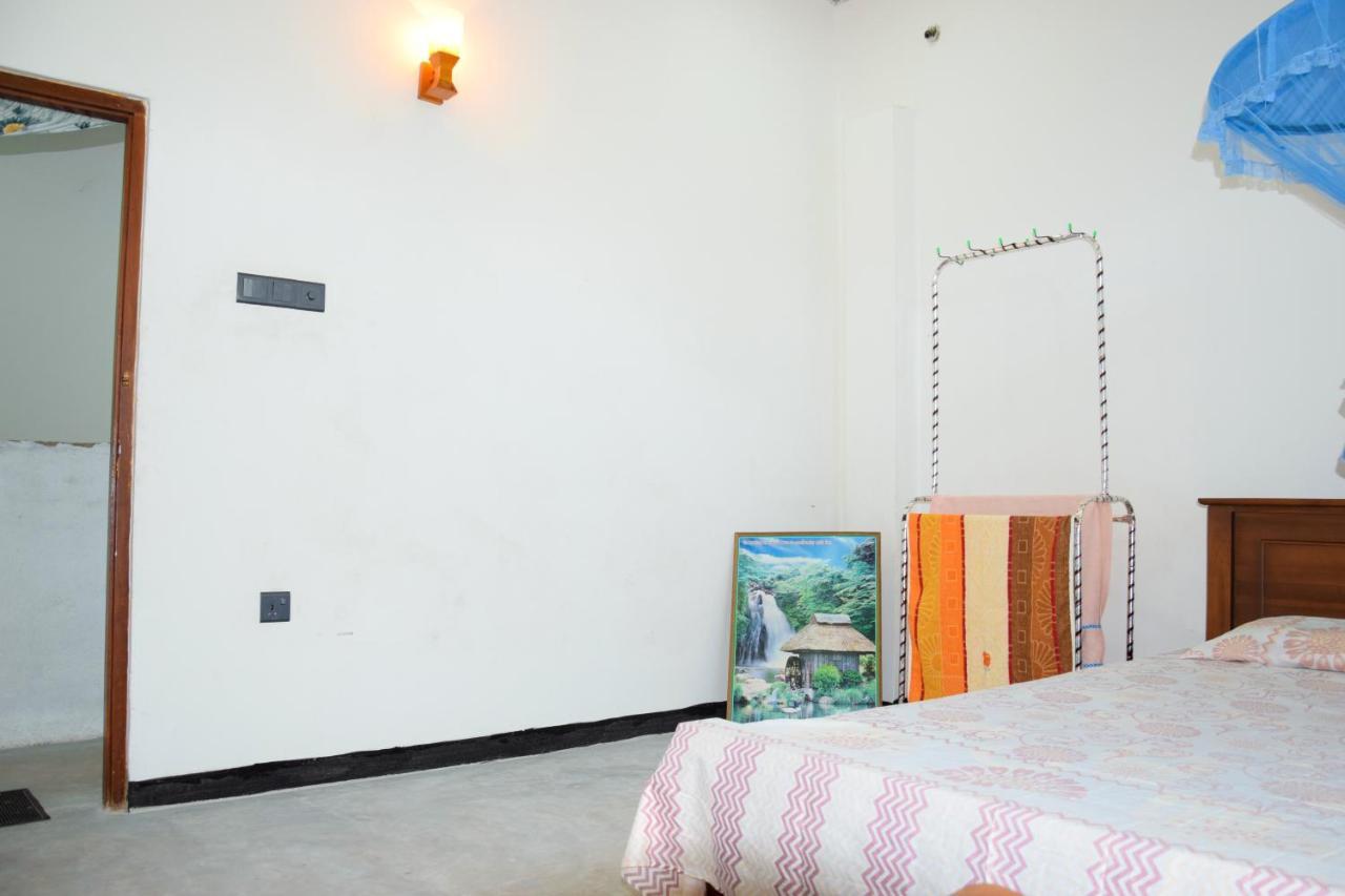 Tharaka Homestay Велигама Экстерьер фото