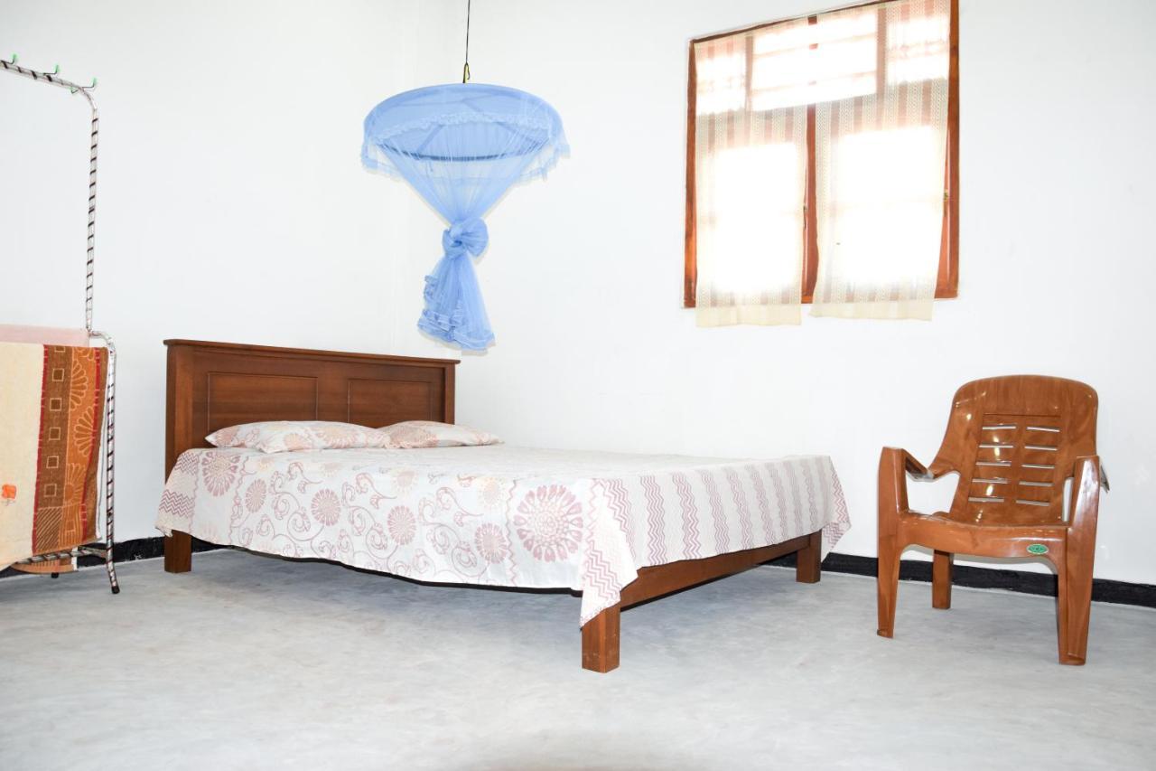 Tharaka Homestay Велигама Экстерьер фото