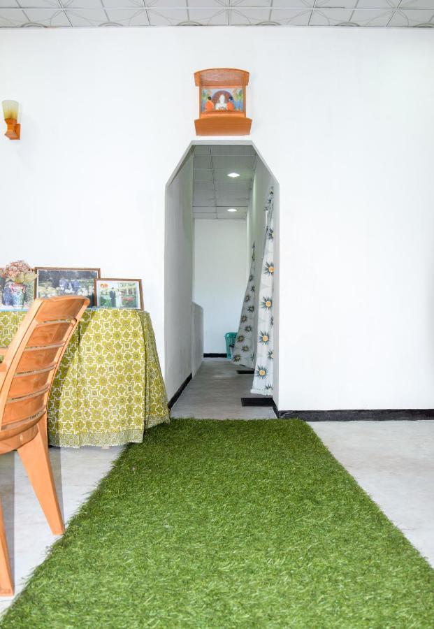 Tharaka Homestay Велигама Экстерьер фото